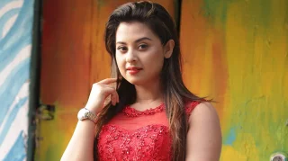 শাকিবের ‘তুফান’ ছবির প্রশংসা করলেন বুবলী