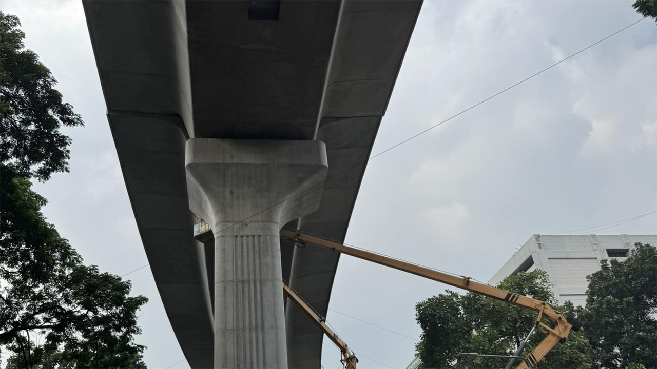 মেট্রো রেলের ভায়াডাক্ট এলাইমেন্টে ত্রুটি : চলাচল বন্ধ