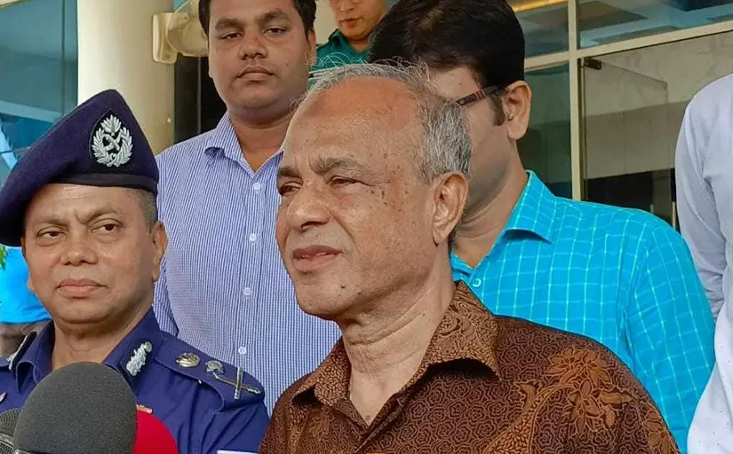 পুলিশকে মানবিক বাহিনী রূপে ফেরাতে কাজ চলছে : স্বরাষ্ট্র উপদেষ্টা