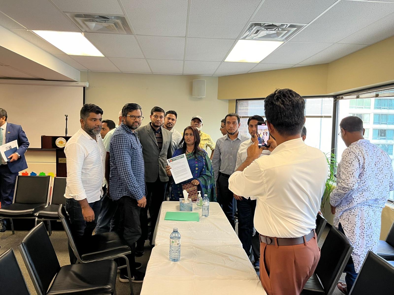 কানাডার হাইকমিশনারের পদত্যাগে স্মারকলিপি