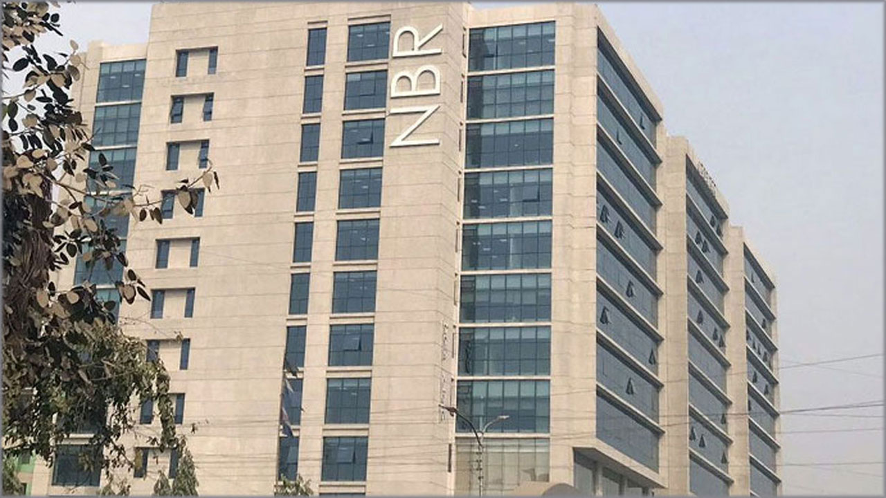 Decision to reduce VAT on hotels and restaurants