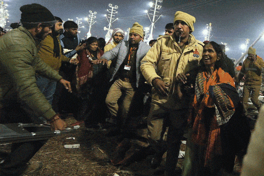 Stampede at Maha Kumbh Hindu festival kills 30 in India