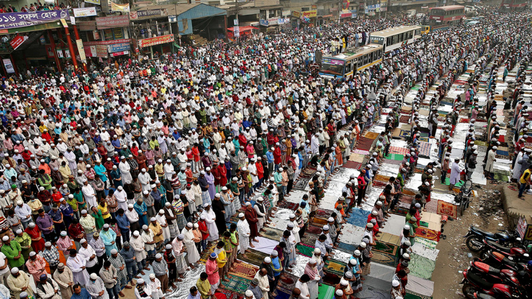 Lakhs of devotees participate in Juma prayer at Bishwa Ijtema on the banks of Turag