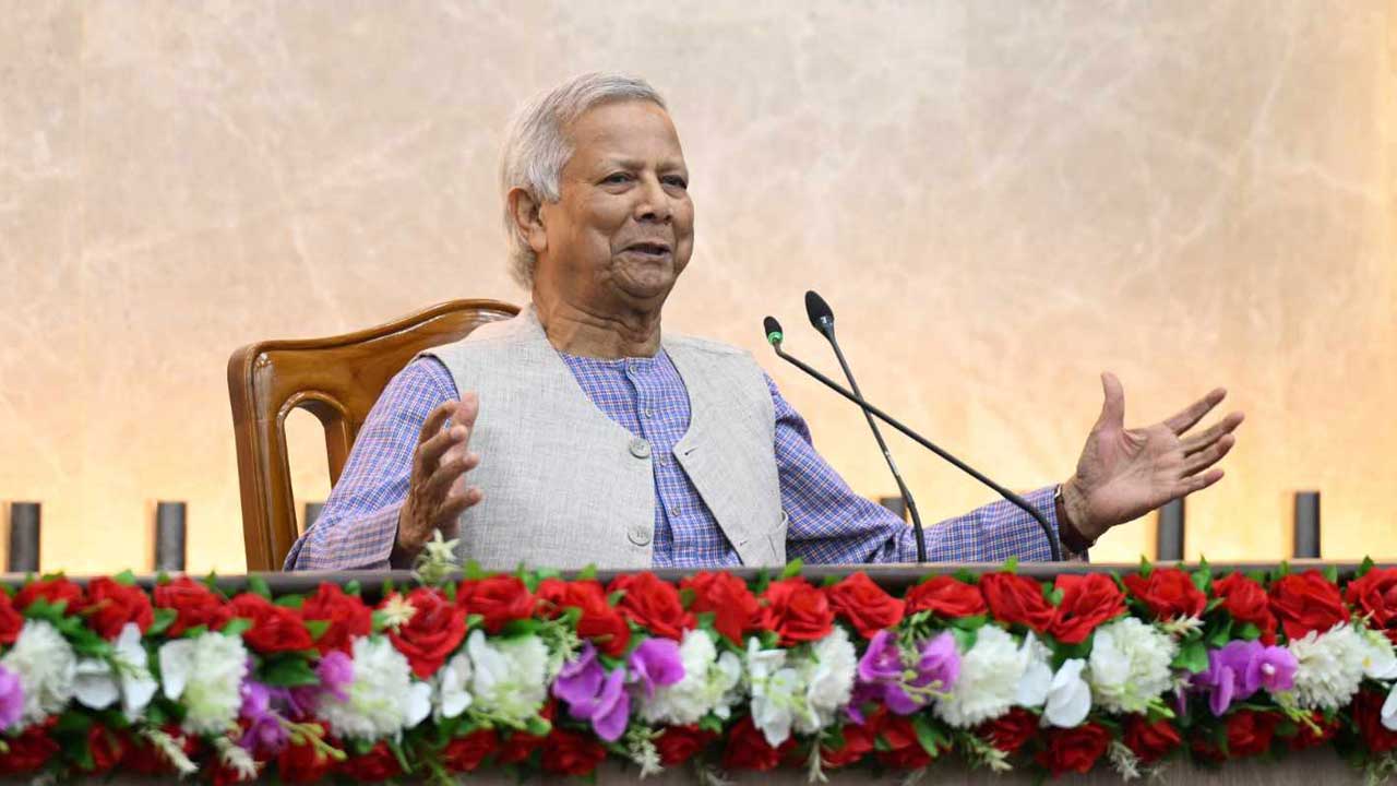 Don't listen to anyone's threats: Dr. Yunus to DCs