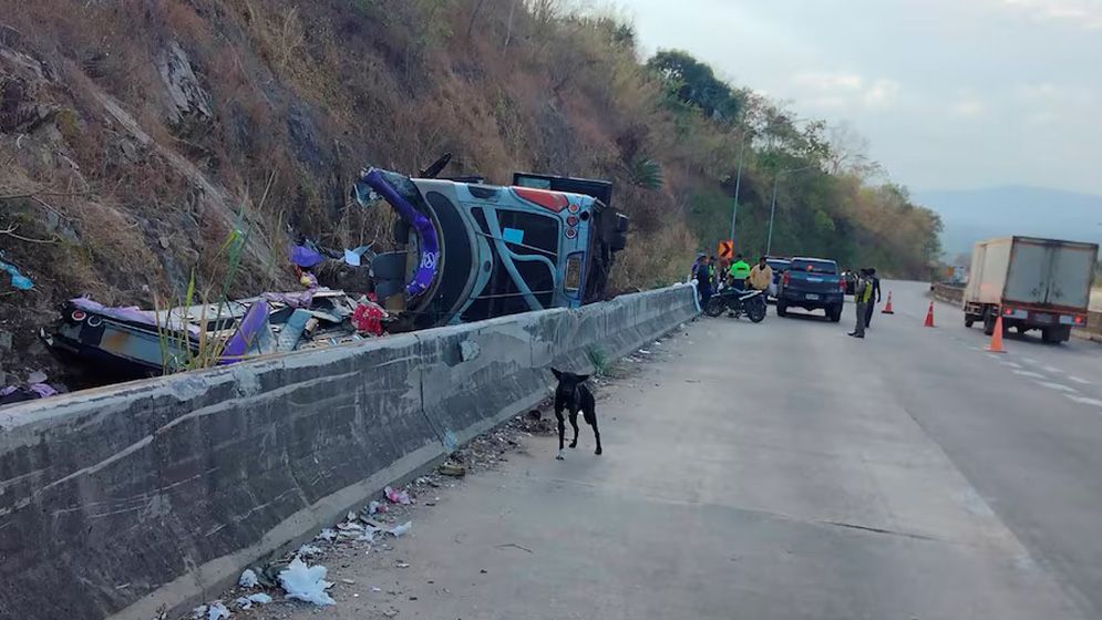 18 killed as school bus overturns in Thailand