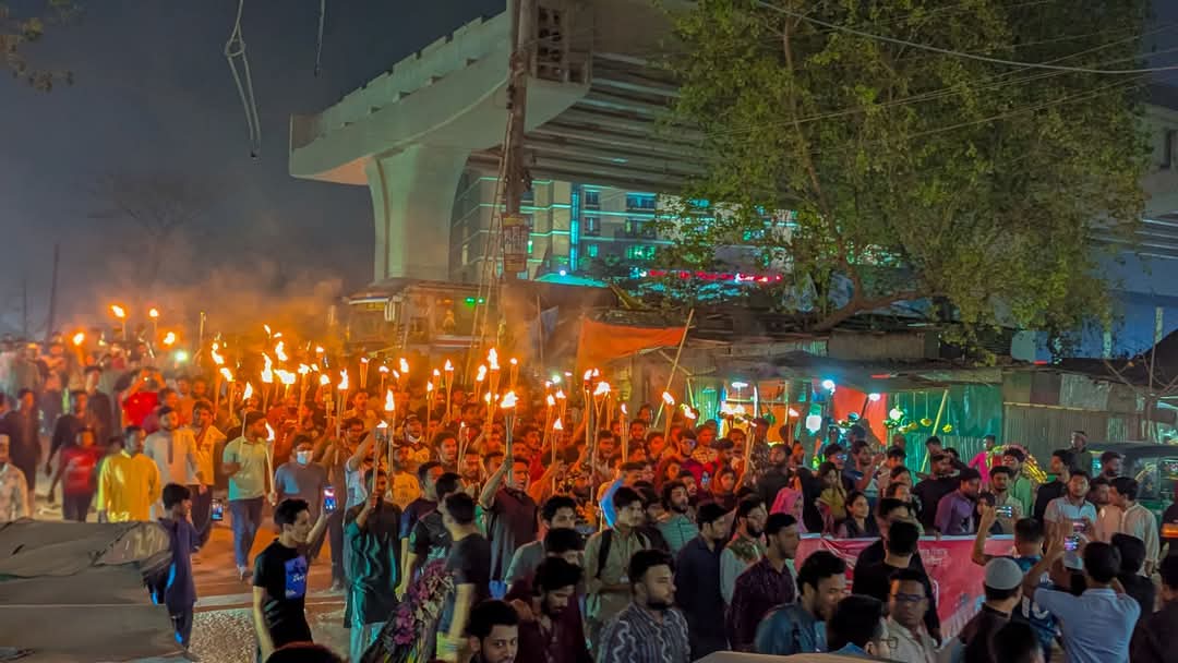 Bangladeshi students march to protest rape of girl