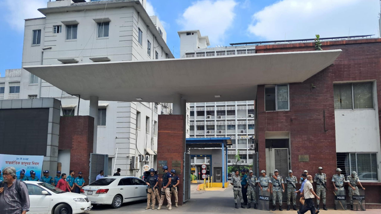 Tight security at secretariat