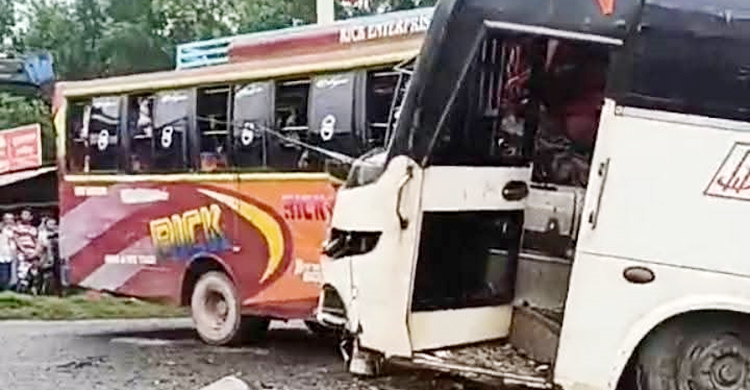 3 killed in head-on collision between two buses in Faridpur