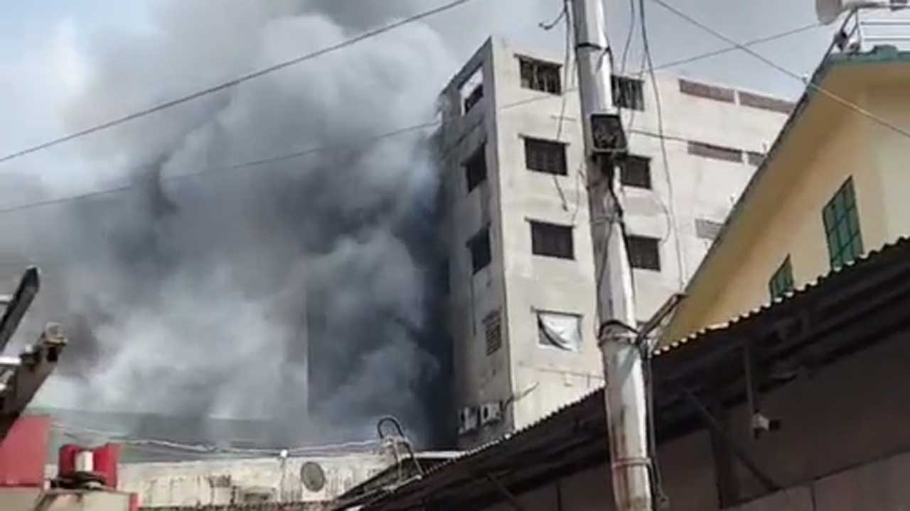 Fire breaks out at garment and chemical godown in Mirpur